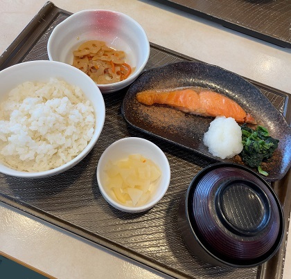 すかいらーく ガスト モーニング 焼鮭朝定食