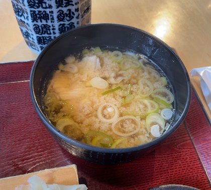 高田馬場 まるがまる ランチ 沼津鮮魚入り寿司10貫握り あら汁