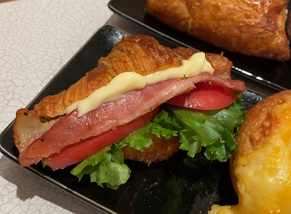 サンマルク ベーカリーレストラン BAKERY RESTAURANT C 渋谷 発酵バタークロワッサンBLT