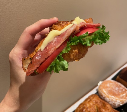 サンマルク ベーカリーレストラン BAKERY RESTAURANT C 渋谷 発酵バタークロワッサンBLT