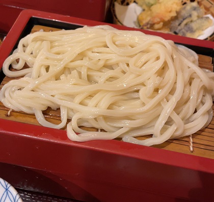 銀座木屋 天せいろうどんとかやくごはんのセット うどん