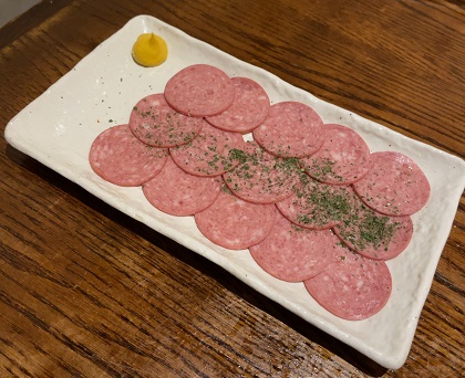 金の蔵 池袋 食べ飲み放題 おつまみサラミ