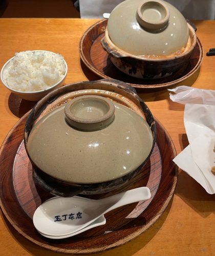 玉丁本店 味噌煮込みうどん こだわりのご飯 (大盛)