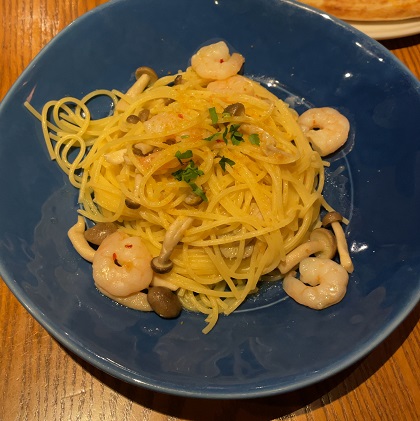ラパウザ 食べ放題 スタンダードコース パスタ 海老ときのこのペペロンチーノ