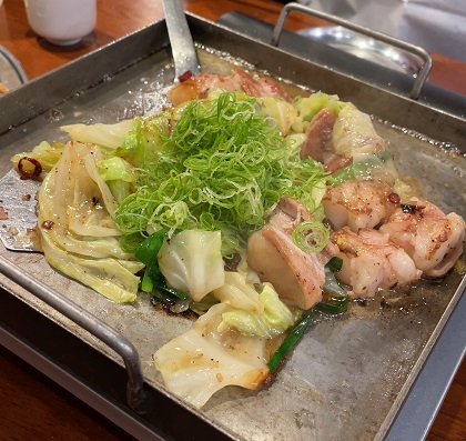 エー・ピーホールディングス 芝浦食肉 鉄板焼き大とろホルモン 塩