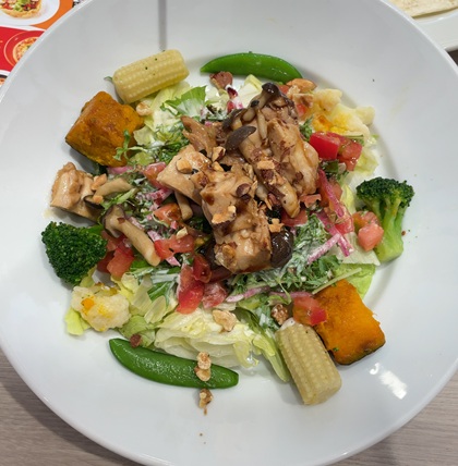 ココス チキンとナッツの11種野菜サラダランチ~トルティーヤ付き~