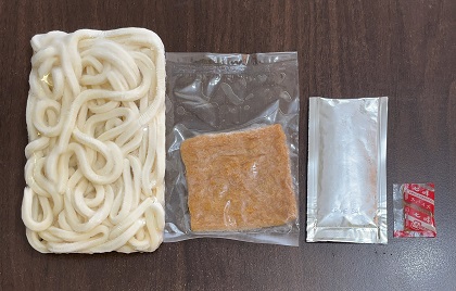 穴吹興産 株主優待 冷凍きつねうどんセット 調理前