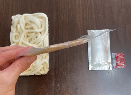 穴吹興産 株主優待 冷凍きつねうどんセット 調理前