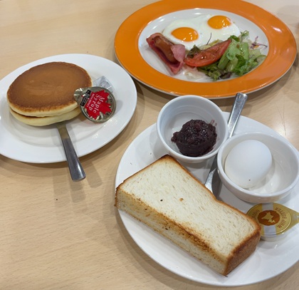 ジョナサン モーニング 目玉焼きモーニング ハーフトースト&ゆで卵モーニング