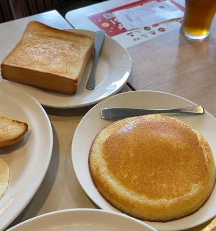 ガスト モーニング トースト パンケーキ