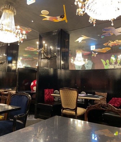 池袋 古城の国のアリス 店内