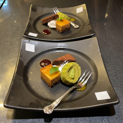 池袋 古城の国のアリス チェシャ猫仕立てのパスタランチコース デザート プチケーキアソート