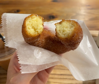 喫茶店 ピノキオ 飯野ビル モーニング 豆乳たっぷりドーナッツ 特別栽培シナモン