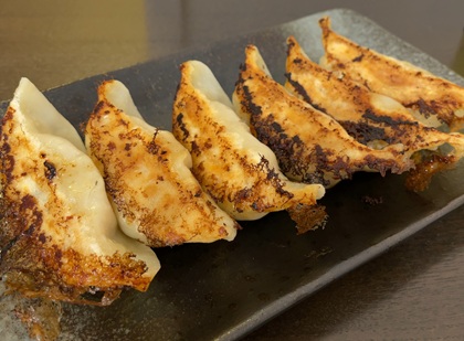 KDDI 株主優待 2025 Pontaポイント au PAY マーケット 購入品 美食点心ぎょうざ館 黒餃子