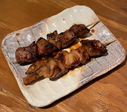 てけてけ 生仕込レバー(タレだく) 大トロもつ(キクアブラ)(タレだく)