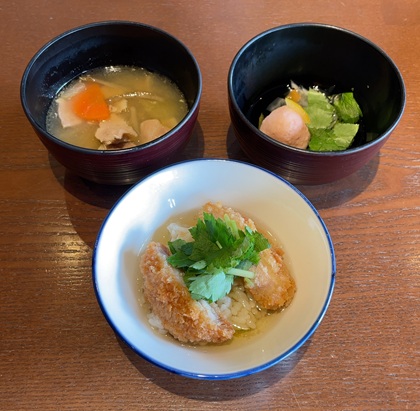 クリエイト・レストランツ・ホールディングス ビュッフェ 馳走三昧 具沢山豚汁 海老真丈と舞茸のお椀 とんかつ茶漬け