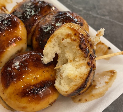 オリオンツアー 【群馬・栃木】キラッキラの秋!特選牛すき焼きと甘エビ食べ放題&あしかがフラワーパーク「光の花の庭」イルミネーション&秋の味覚ダブル「りんご狩り!野菜詰め放題!」 道の駅 まえばし赤城 わぬき屋 焼きまんじゅう あんこ入り焼きまんじゅう