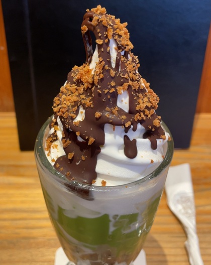 コメダ珈琲店 ブラックモンブランパフェ -宇治抹茶仕立て-