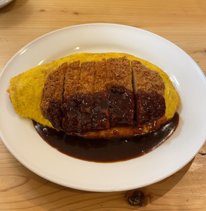 喫茶店 ピノキオ オムライスとポークカツ
