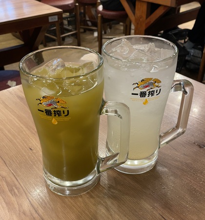 餃子販売所 いち五郎 メガ柚子はちみつサワー メガ緑茶ハイ