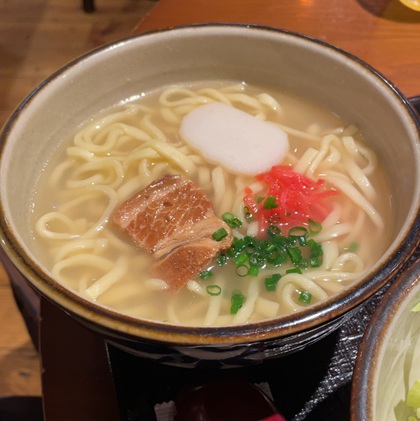 海人酒房 池袋 サンシャインシティ ミニ沖縄そば そば大盛りサイズ