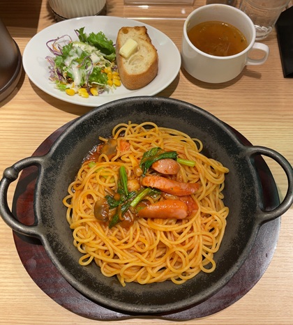 てっぱんのスパゲッティ 新宿センタービル店 平日ランチ スパゲッティ＆トーストランチ トースト＆サラダ スープ ナポリタン
