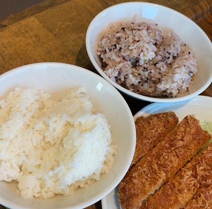 名代トンカツ かつ満 コモレ四谷店 ランチタイム ロースカツ定食 ごはん 白米 十五穀米