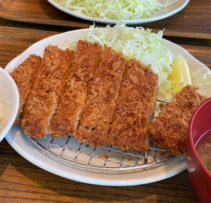 名代トンカツ かつ満 コモレ四谷店 ランチタイム ロースカツ定食