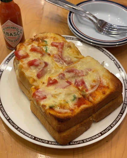 コメダ珈琲店 たっぷりたまごのピザトースト