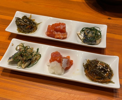 エー・ピーホールディングス 株主優待 なきざかな 新宿はなれ 選べる鮮魚の岡持ちコース 前菜三種盛り