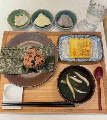 おだしもん サンシャインシティアルパ池袋店 モーニング 朝ごはん 玄米おにぎり おだしスープ 玉子焼き 豆腐食べ放題