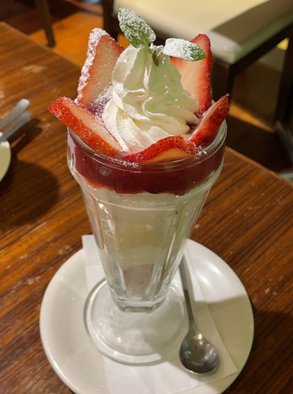 NEW YORK GRAND KITCHEN エスパル仙台 メニュー デザートセット ストロベリーとバニラジェラートのパフェ