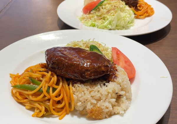 チムニー 株主優待 66DINING 六本木六丁目食堂 池袋東武店 平日ランチ ハンバーグのトルコライス～デミグラスソース～