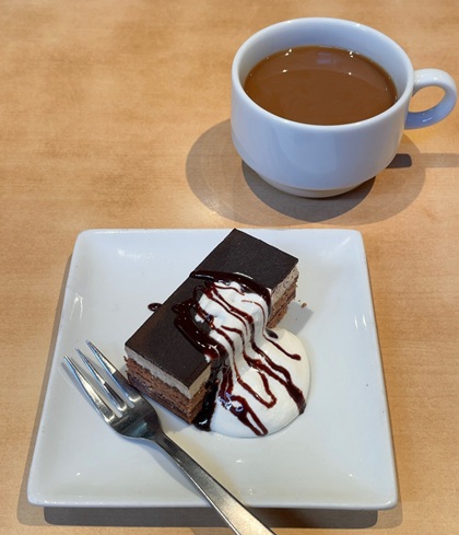 ヴィアホールディングス 株主優待 いちげん ランチ チョコケーキ