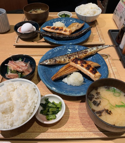 テンアライド 湊や磯吉食堂 池袋東口店 焼魚 ランチ 湊や三種食べくらべ定食 生卵 おくらおかか