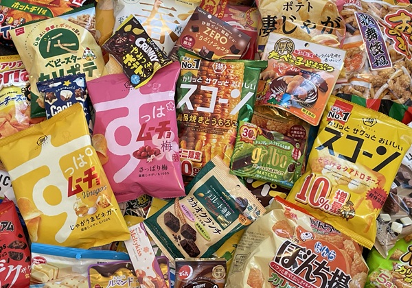 家にお菓子が山ほどある
