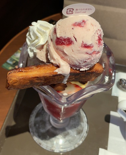 サンマルクカフェ ICHIGO ミルフィーユパフェ with ハーゲンダッツ
