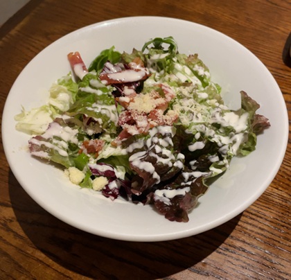 金の蔵 池袋 食べ飲み放題 食べ放題 カリカリベーコンのシーザーサラダ