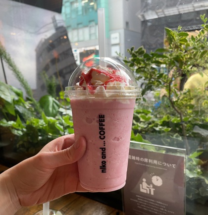 niko and … TOKYO ニコアンドトーキョー COFFEE カフェ ストロベリースムージー