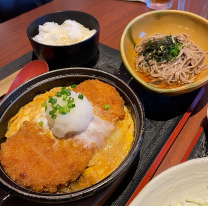 北の味紀行と地酒 北海道 ランチ おろしカツ煮定食 蕎麦セット