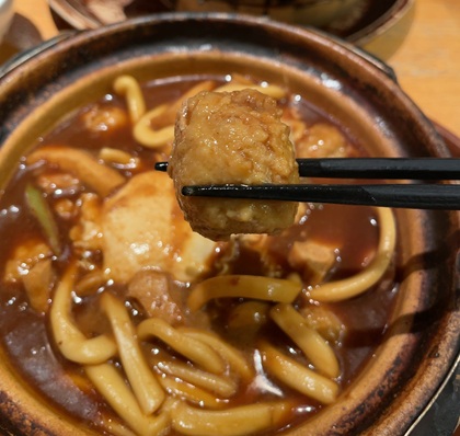 玉丁本店 ヤエチカ つくね入り味噌煮込みうどん