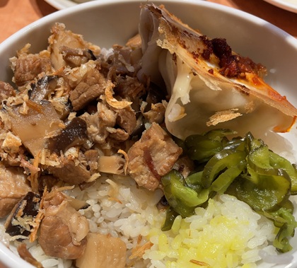 宇都宮餃子 来らっせ 日替わり店舗 「来らっせ」の魯肉飯(ルーローハン)
