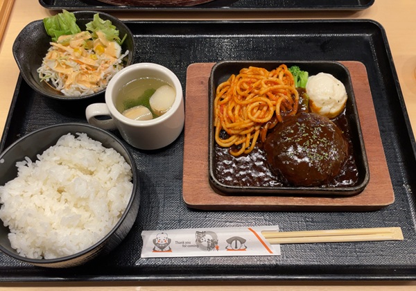 チムニー 株主優待 おでん・豆富・鉄板焼 升屋 Esola池袋 ランチ デミグラスハンバーグステーキセット