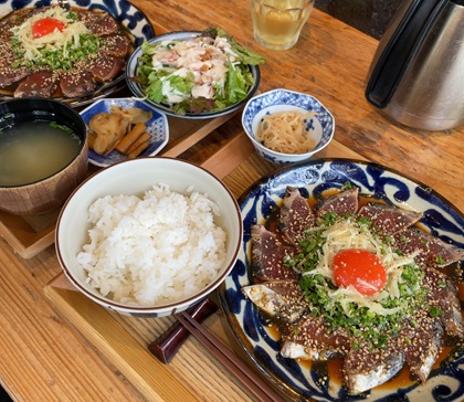 新宿みやざき館 KONNE くわんね かつおめし定食