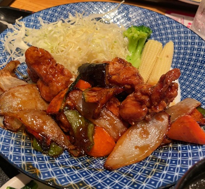 てんぐ大ホール ランチ 本格!真っ黒 黒酢どり定食