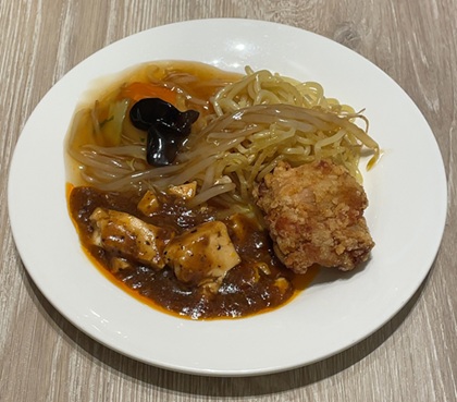 すかいらーく ニラックス ザ ブッフェ ニューマーケット イオンレイクタウン 焼きそばの麺 あんかけ焼きそば用のあん 麻婆豆腐 自家製から揚げ