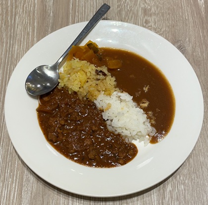 すかいらーく ニラックス ザ ブッフェ ニューマーケット イオンレイクタウン ハワイアンロコキーマカレー ポークカレー