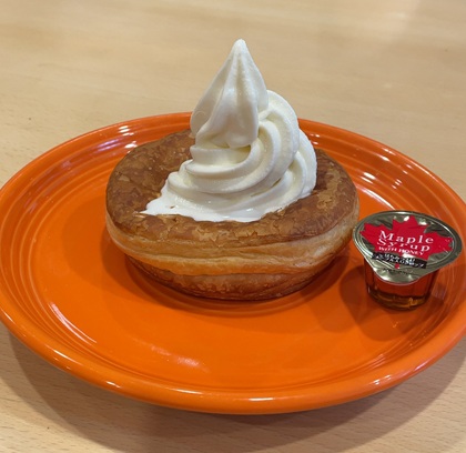 ジョナサン バースデークーポン 焼きたてデニッシュ ソフトクリーム添え